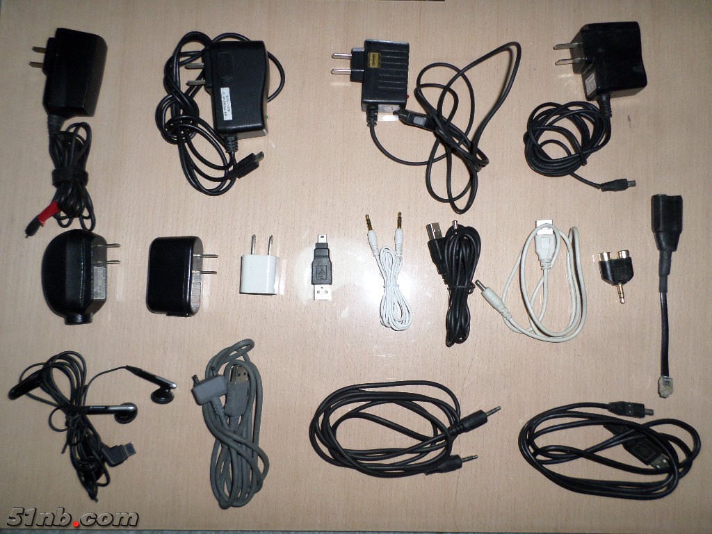 24 充电器等.JPG