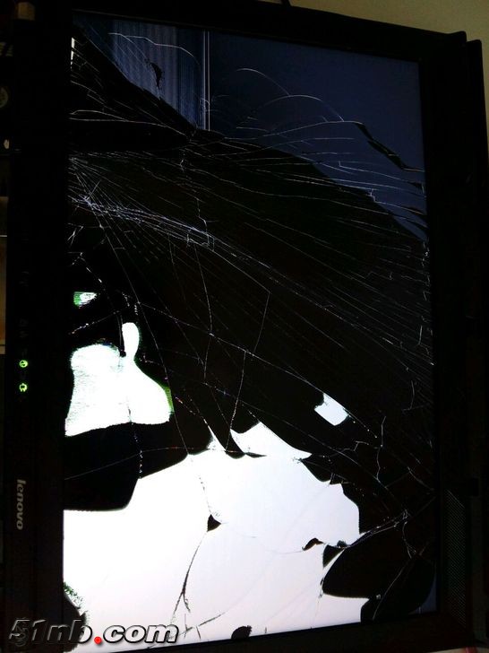 借用朋友电脑看了看屏幕