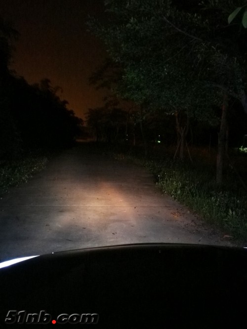 原卤素灯近光.jpg