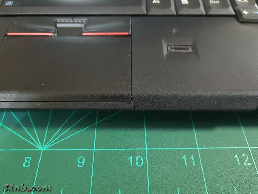 6-X220掌托瑕疵2.jpg