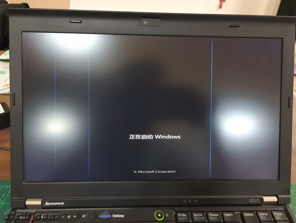 8-X220液晶屏幕亮线.jpg