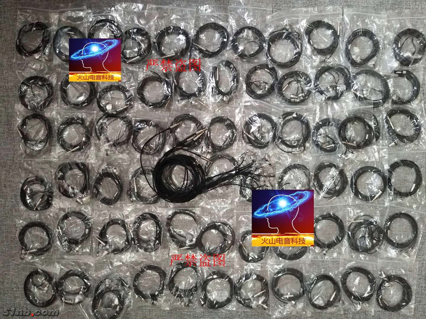 722718172.jpg