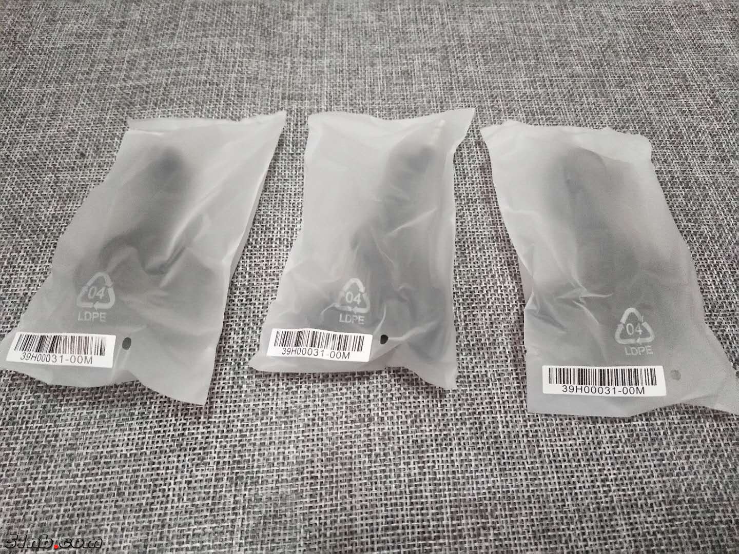 382083526.jpg