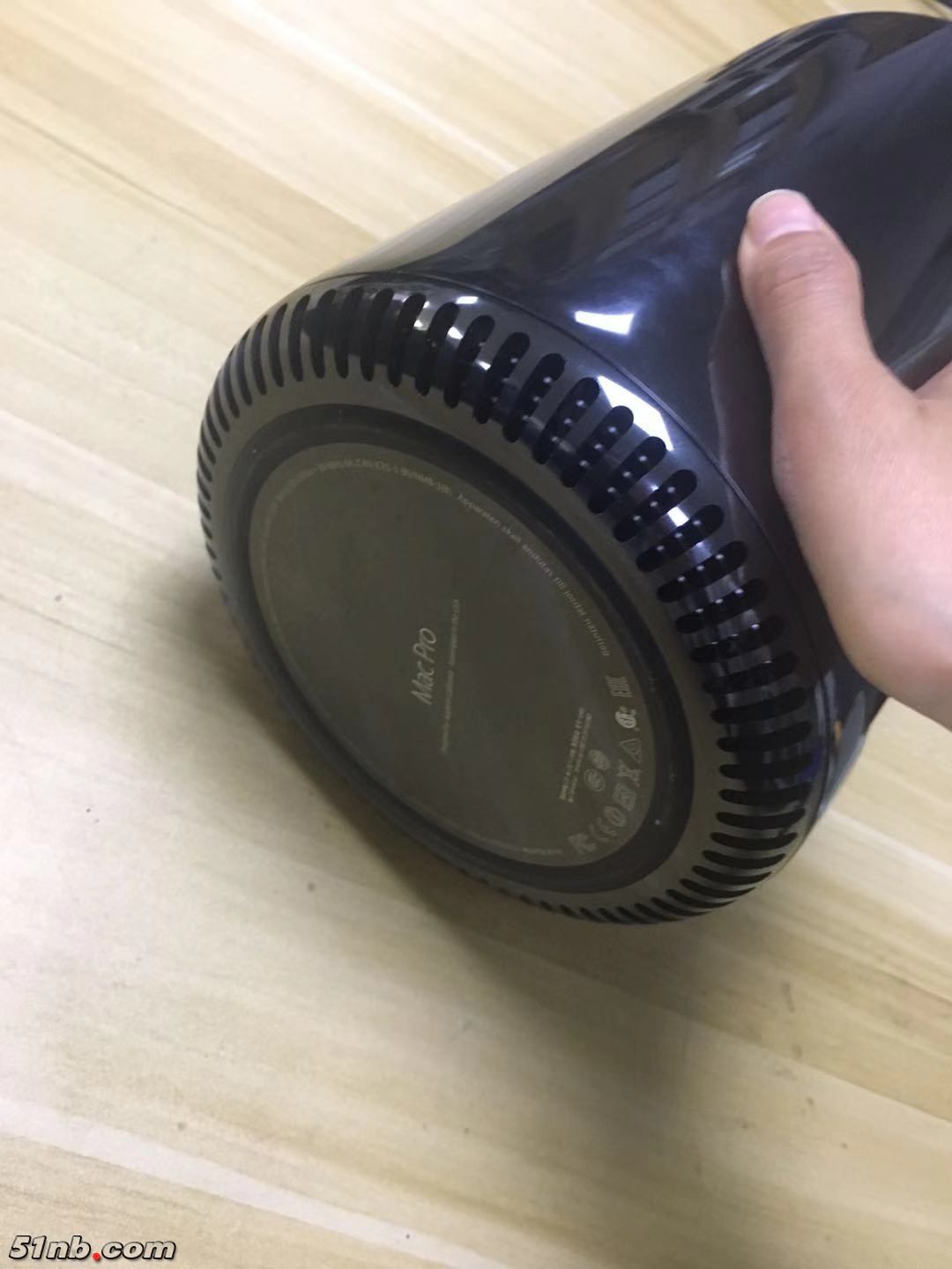 苹果MACPRO-1.jpg