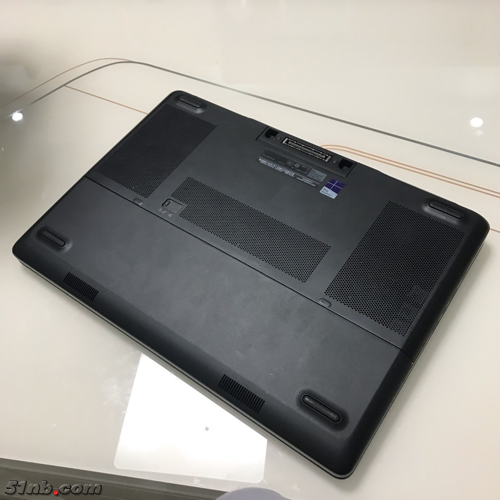 110055q7901x9ccculu070.jpg