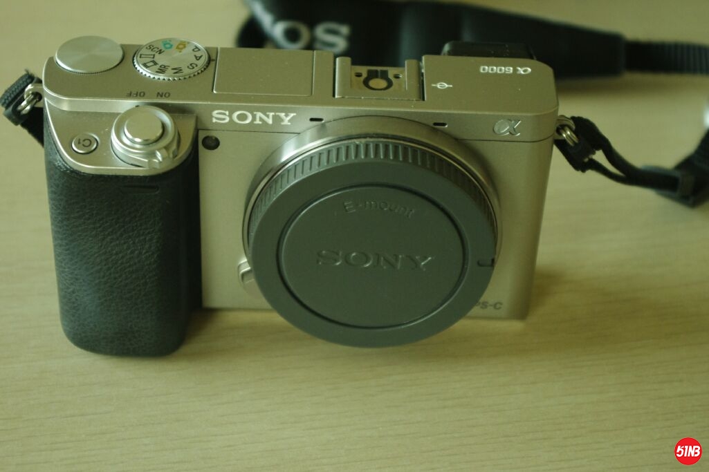 a6000_2.jpg