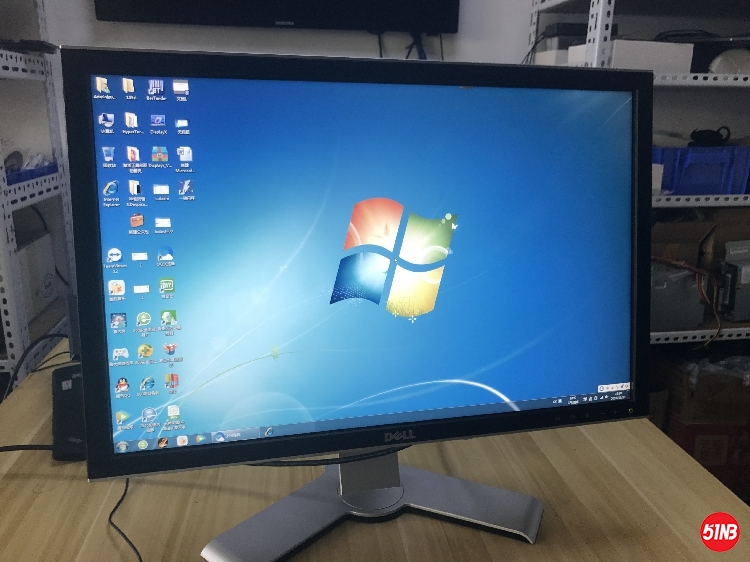 DELL2407-2.jpg