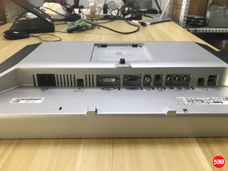 DELL2407-10.jpg