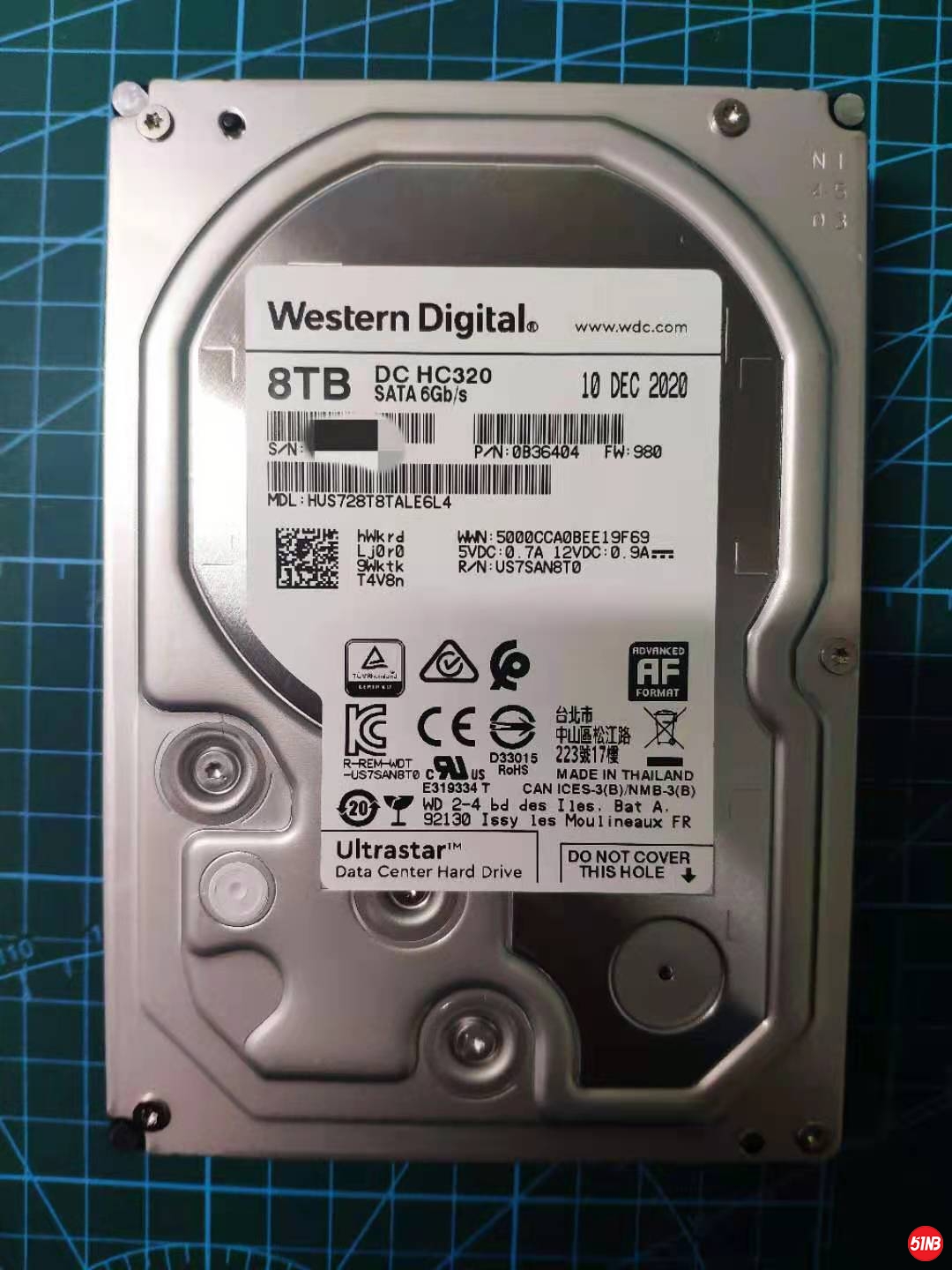 WD HC320 8TB 2.jpg