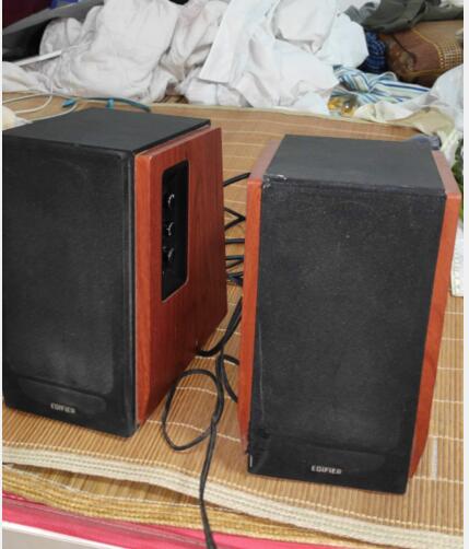 R1700BT.jpg